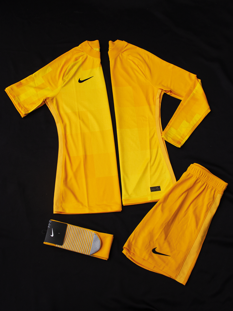 Nike_Jerseys_complete your look_gelb