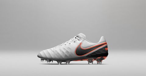 Nike Tiempo 6 – Dominating Touch