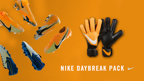 NIKE DayBreak Pack - Guanti da portiere e scarpe da calcio