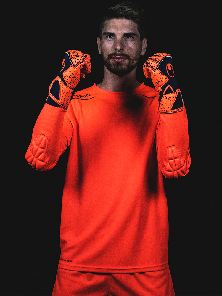 CYL_Uhlsport Next Level Ron-Robert Zieler