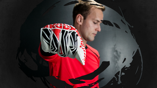 KEEPERsport keeperskleding en keepershandschoenen in een nieuw, rood design