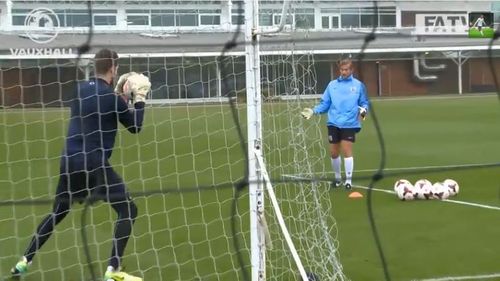 Lernen von den Profis (Joe Hart &amp; goalie reactions training)