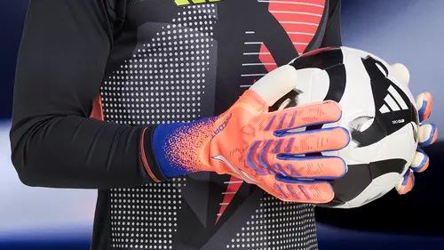 adidas Coral Blaze Pack: The new goalkeeper gloves and football boots