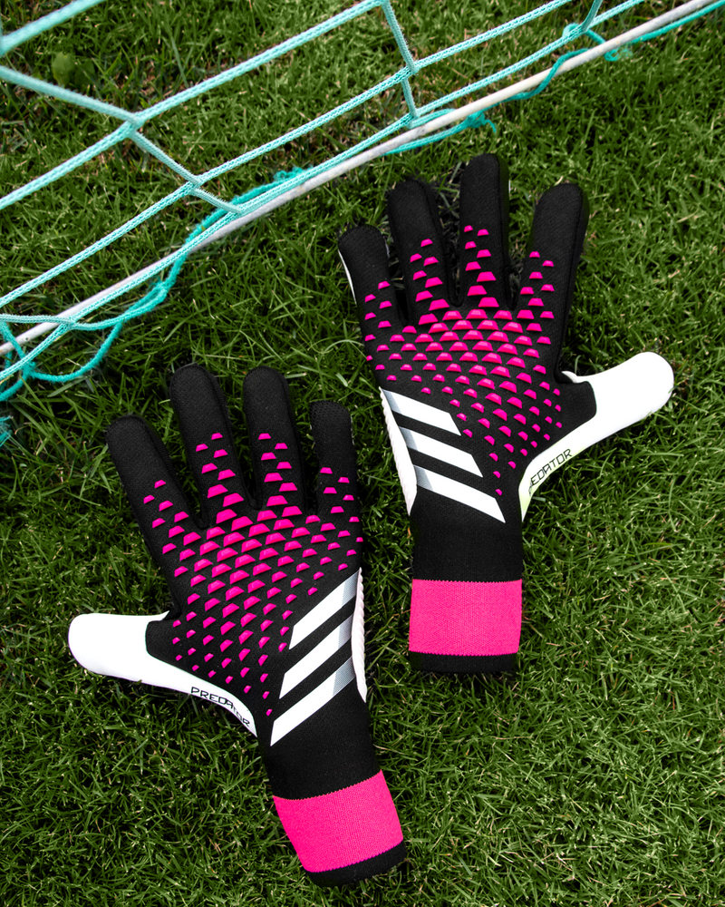 Forever Sport - 🔥 Gants Adidas Predator Pro Des gants de gardien de but  créés pour enchaîner les arrêts. Prends le contrôle avec ces gants de  gardien conçus pour les matchs. La