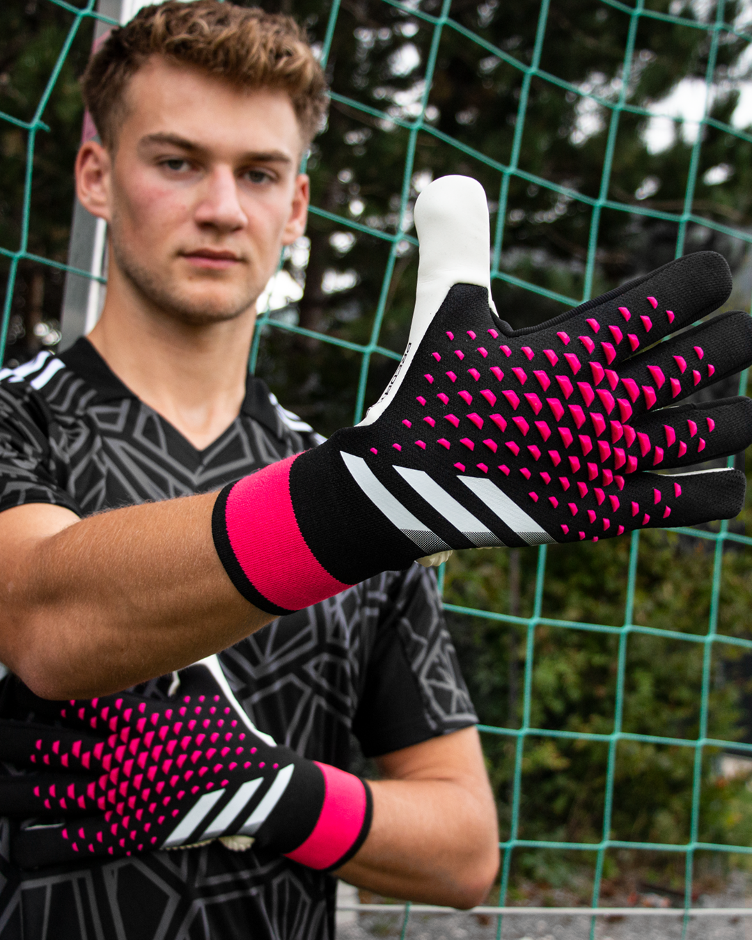 adidas Predator Pro Goalkeeper Gloves - Black