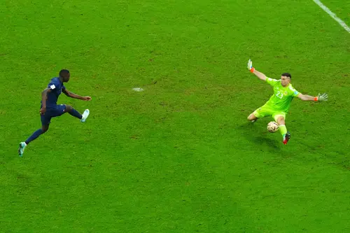1vs1: Co se můžeš naučit od Emiho Martineze