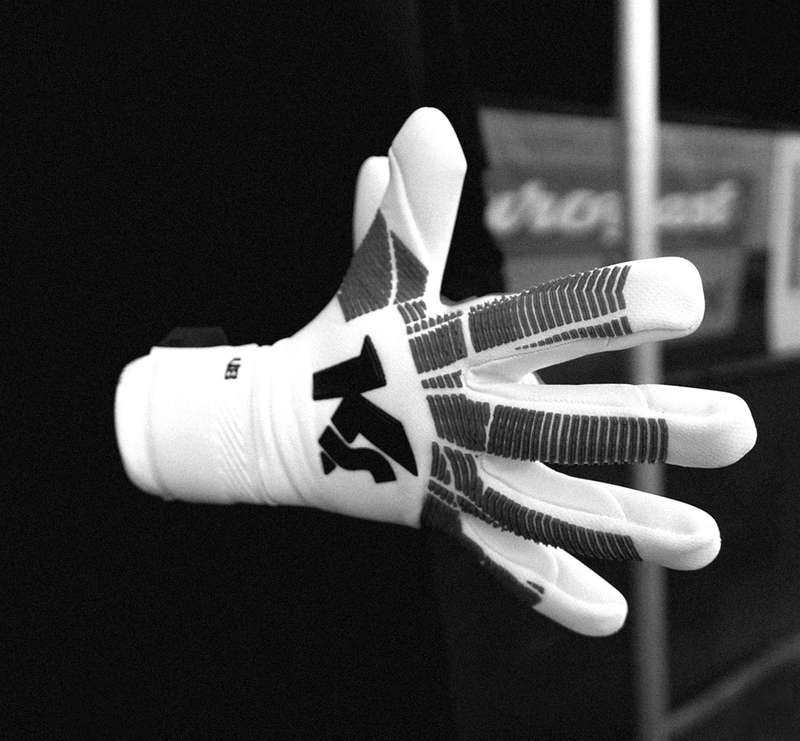 Goalkeeper Glove Cuts