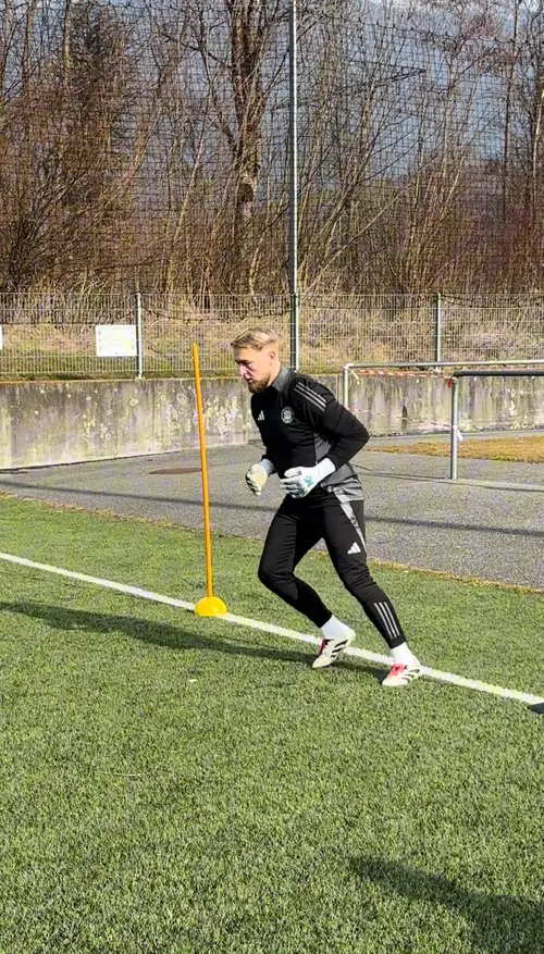 Allenamento per portieri – passo incrociato vs. side step: la tecnica di movimento corretta per i portieri