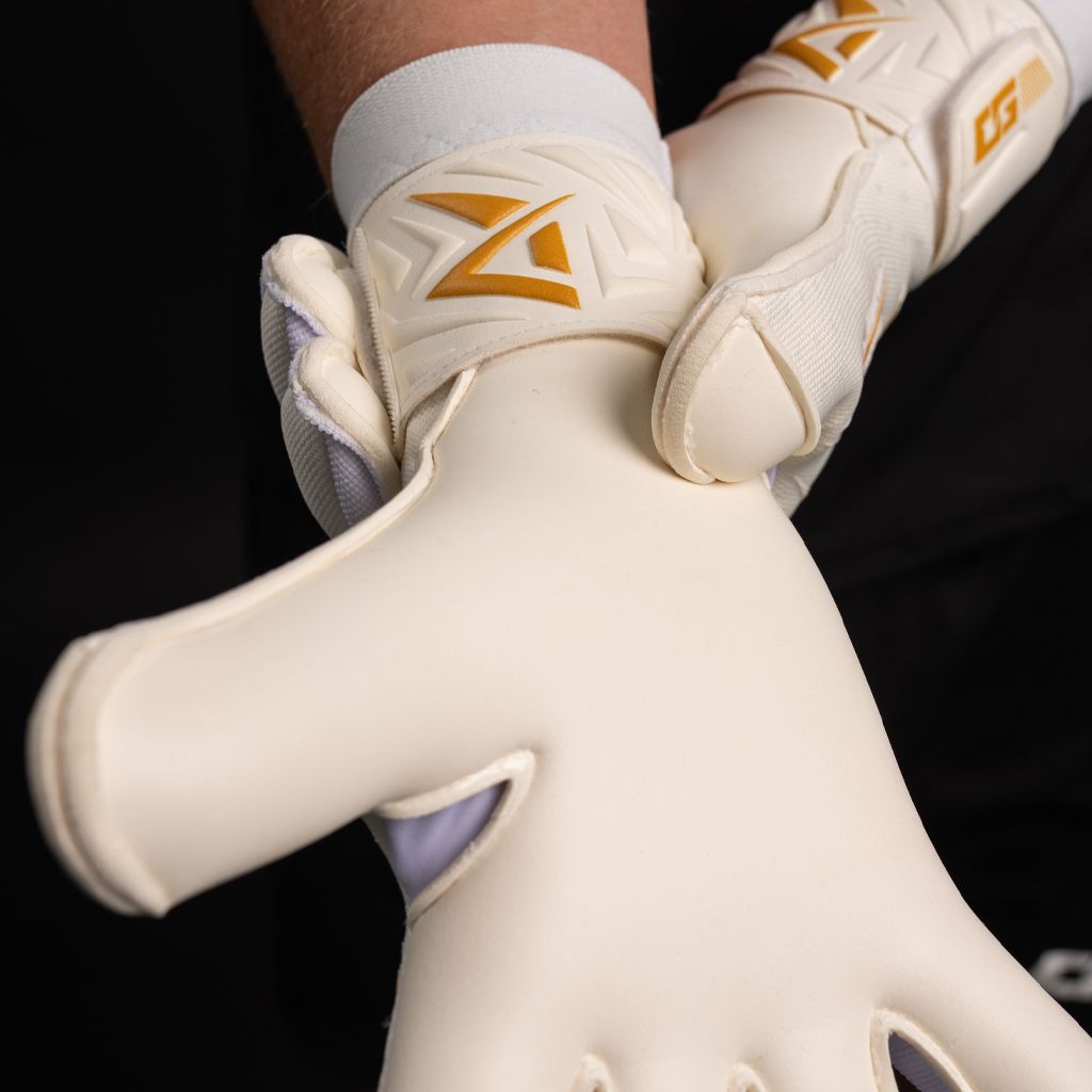 One Glove OG1 TYPE-R Gold David Raya - Image 5
