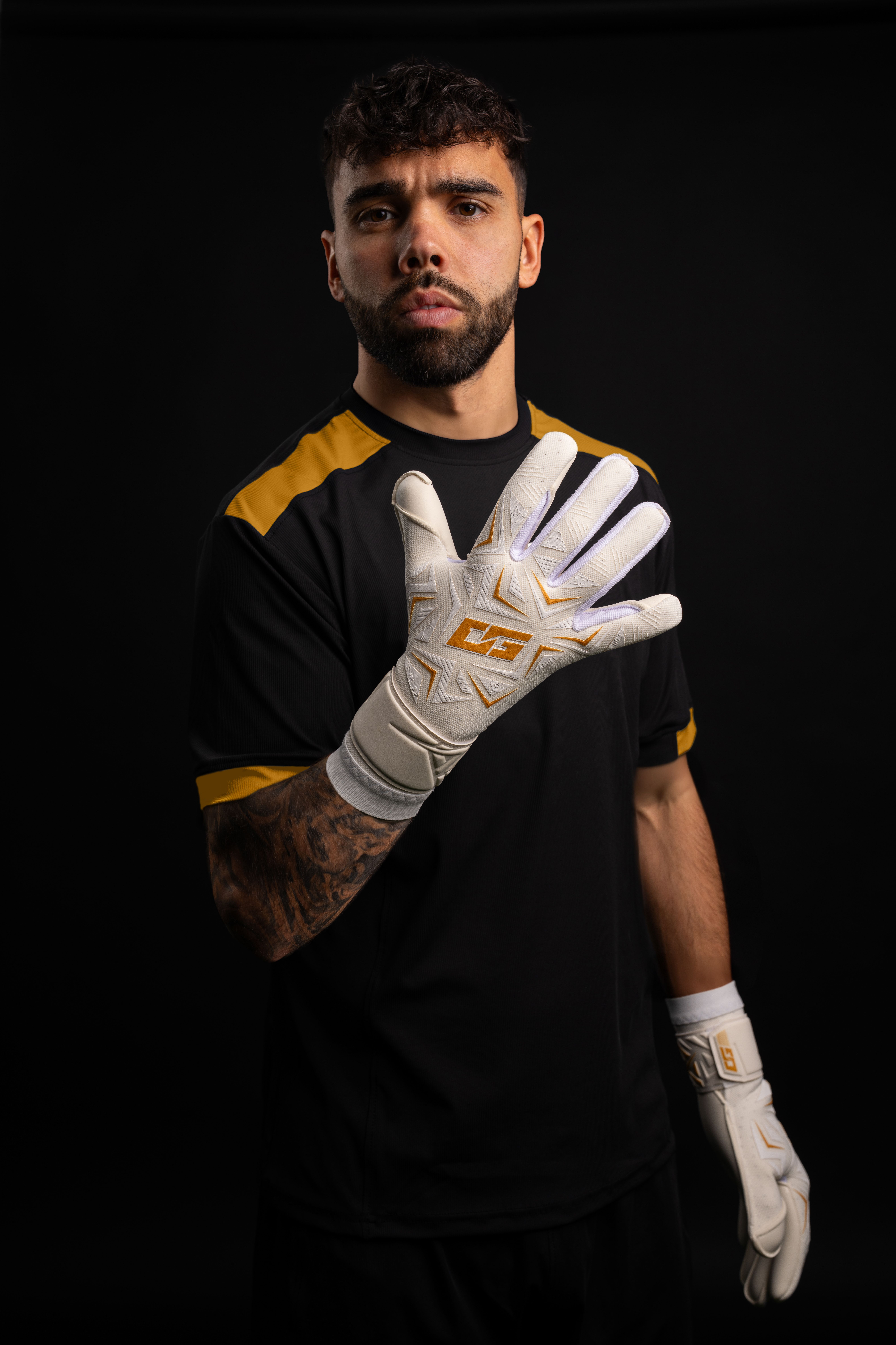 One Glove OG1 TYPE-R Gold David Raya - Image 2