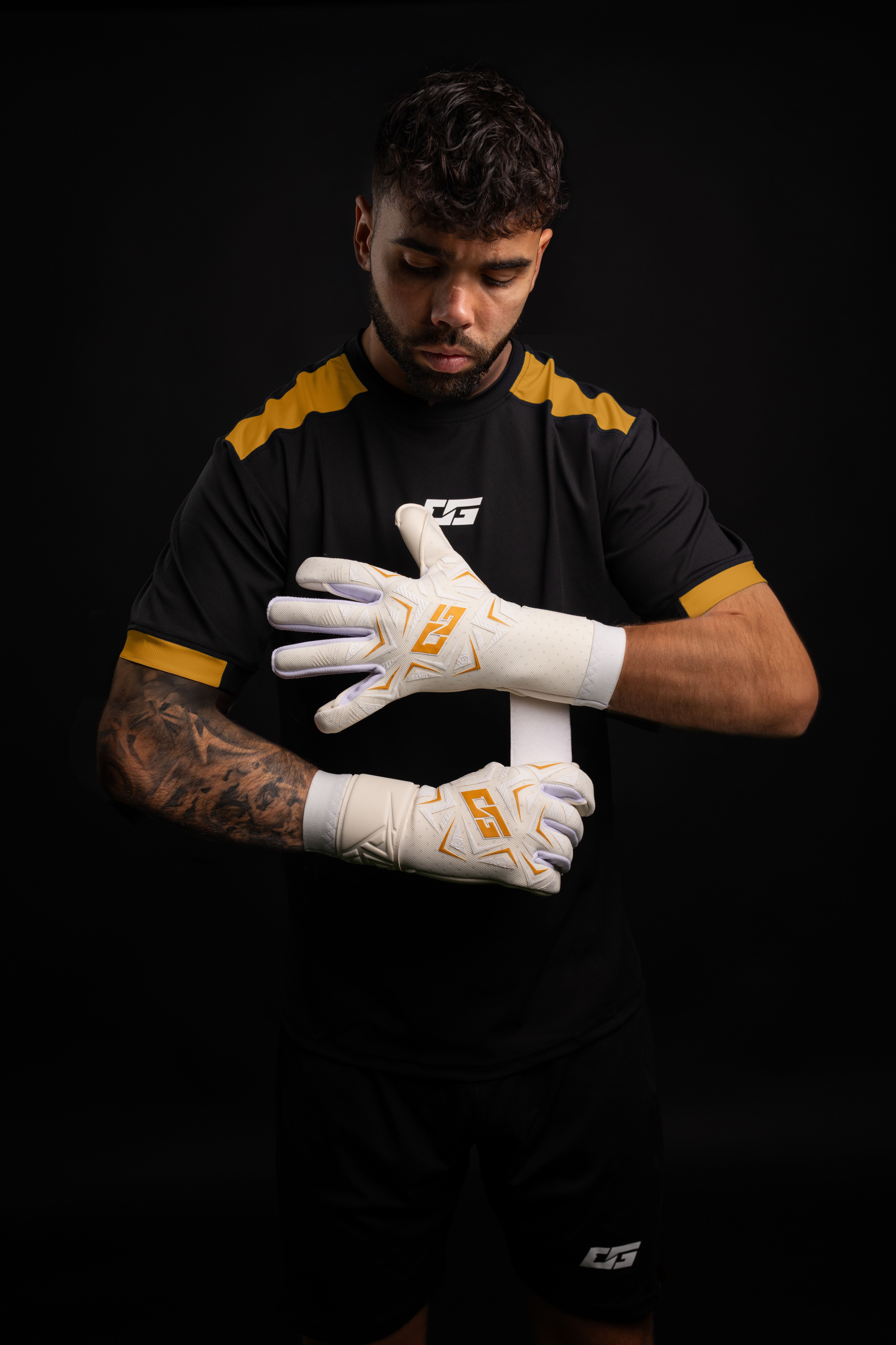 One Glove OG1 TYPE-R Gold David Raya - Image 6