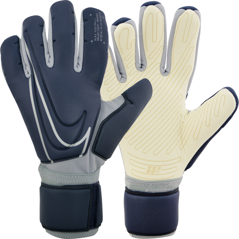 Nike Goalkeeper Match Football Gloves. Nike LU