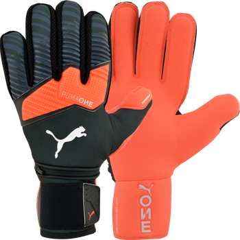 PUMA AnthemPack Goalkeeper glove and football boot combo