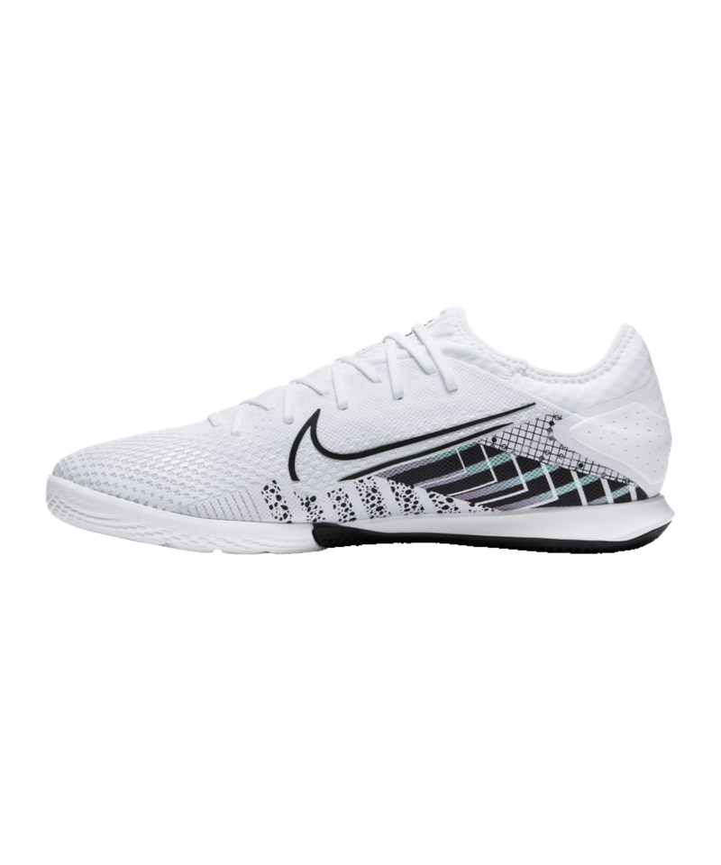 TEAMSPORT - Nike Mercurial Vapor Dream Speed 3 available now at #teamsport  . . . #Nike #nikefootball #nikesoccer #nikeshoes #vapor #swiss #winterthur  #sport #zurich #switzerland #football #soccer # #love #fussball #passion  #white #